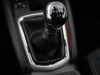 Nissan QASHQAI Nissan Qashqai 1.2 N-Connecta | Panoramadak | Trekhaak |  360 Camera | Navigatie | Bluetooth | Climate control | Cruise control - afbeelding nr 18