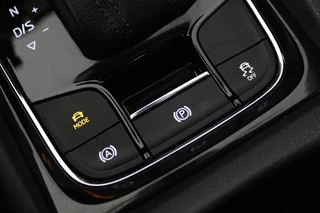 Škoda Karoq Skoda Karoq 1.5 TSI ACT Style Business (PANORAMADAK, STOELVERWARMING, CAMERA, ELEKTR STOELEN, SFEERVERLICHTING, NL-AUTO) - afbeelding nr 15