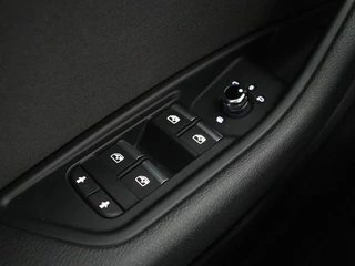 Audi A4 Audi A4 35 TFSI Sport Lease Edition | Full LED |  Sportstoelen | Navigatie | Parkeerhulp | Climate control | Cruise control | Bluetooth - afbeelding nr 16