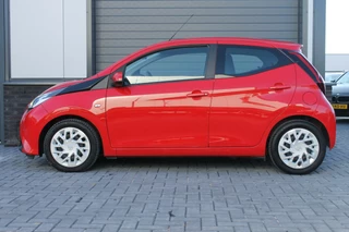 Toyota Aygo Toyota Aygo 1.0 VVT-i x-play - Automaat - All Seasonbanden - afbeelding nr 9