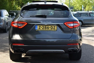 Maserati Levante | Luchtvering | Pano.dak | Camera | Keyless | DAB | Carplay | LED / Xenon | 20