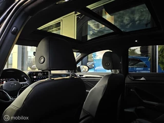 Volkswagen T-Roc Volkswagen T-Roc 1.5 TSI R-Line Panorama/Keyless/Black Style/Camera - afbeelding nr 50
