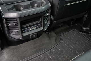 Dodge Ram 1500 Dodge Ram 1500 4X4 5.7 V8 4x4 Crew Cab|LPG|BTW|1ste Eig|Limited Night Edition|Etorque|Pano|Luchtvering|Trekhaak|Full Option - afbeelding nr 40