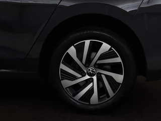 Volkswagen Golf Volkswagen Golf 1.4 TSI e-Hybrid Style | Stoel & stuurverwarming |  Massage | Adaptive cruise | Carplay | Memory | Navigatie | Sfeerverlichting - afbeelding nr 37