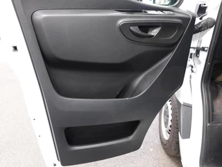 Mercedes-Benz Sprinter Mercedes-Benz Sprinter L2H2 Automaat Airco Cruise control  Navigatie Side bars - afbeelding nr 13