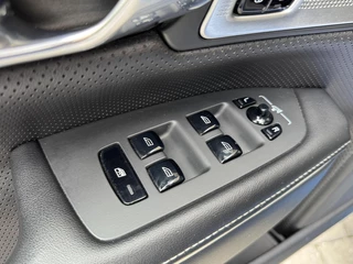 Volvo V90 Volvo V90 2.0 D3 R-Design Automaat | Panoramadak | Volleer | Camera met rondomzicht | Bowers&Wilkins | Adaptieve cruise control | Head-up Display | Apple CarPlay | LED | Parkeersensoren voor en achter - afbeelding nr 4