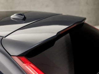 Volvo V40 Automaat (PANORAMADAK, NAVIGATIE, CAMERA, GETINT GLAS, STOELVERWARMING, SPORTSTOELEN, KEYLESS, LED KOPLAMPEN, PARKEERSENSOREN, NIEUWSTAAT) - afbeelding nr 26