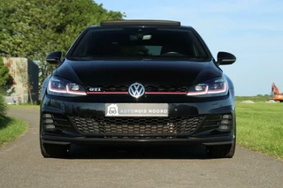 Volkswagen Golf Volkswagen Golf 7.5 GTI DSG / Vol Opties! / 230PK! / DSG / ACC / Pano / Virtual Cockpit / Camera / Navi / 19