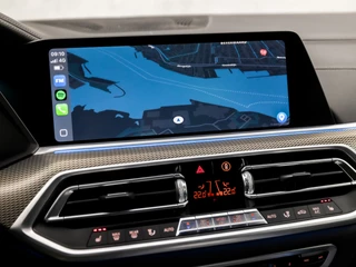 BMW X5 395Pk Automaat (PANORAMADAK, M PAKKET, LUCHTVERING, APPLE CARPLAY, MEMORY SEATS, 360 CAMERA, SFEERVERLICHTING, LASER KOPLAMPEN, ADAPTIVE CRUISE, NIEUWSTAAT) - afbeelding nr 32