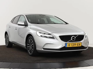 Volvo V40 Volvo V40 2.0 D2 Momentum | Automaat | Full LED |  Harman/Kardon | Trekhaak | Navigatie | Climate control | Cruise control | Parkeerhulp - afbeelding nr 26