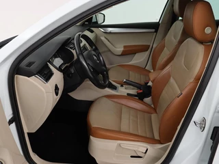 Škoda Octavia Skoda Octavia 1.2 TSI Elegance | Panoramadak | Leder |  Stoelverwarming | Xenon | Navigatie | Climate control | Keyless | Bluetooth | Cruise control - afbeelding nr 4