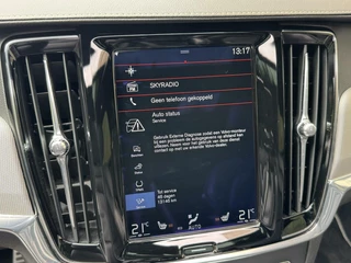 Volvo V90 Volvo V90 2.0 D3 R-Design Automaat | Panoramadak | Volleer | Camera met rondomzicht | Bowers&Wilkins | Adaptieve cruise control | Head-up Display | Apple CarPlay | LED | Parkeersensoren voor en achter - afbeelding nr 20