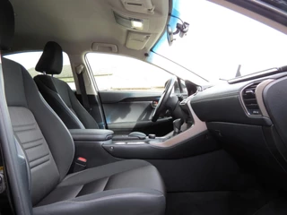 Lexus NX Lexus NX 300h| GROOT SCHERM | APPLE CARPLAY | TREKHAAK | CAMERA | DEALER ONDERHOUDEN | ORIGINEEL NEDERLANDS | - afbeelding nr 4