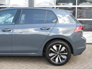 Volkswagen Golf Volkswagen Golf 1.5 eTSI LIFE MOVE DSG-aut./ Navi / Stoel + stuurverw. / Navi - afbeelding nr 23