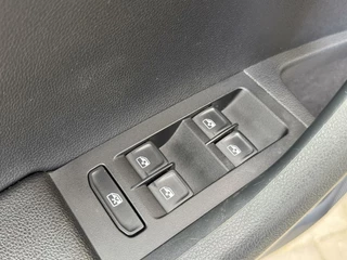 Škoda Octavia Skoda Octavia Combi 1.5 TSI Greentech Sport Business Automaat | Cruise control | Climate control | Trekhaak | Parkeersensoren achter | Zwart optiek - afbeelding nr 4