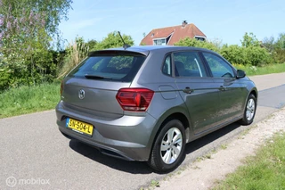 Volkswagen Polo Volkswagen Polo 1.0 TSI DSG / Comfortline / Navi / Carplay - afbeelding nr 4