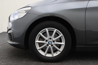BMW 2 Serie BMW 2 Serie Active Tourer 218i Essential Climate, Panoramadak, Stoelverwarming, Bluetooth, Navigatie, Trekhaak, 16'' - afbeelding nr 24