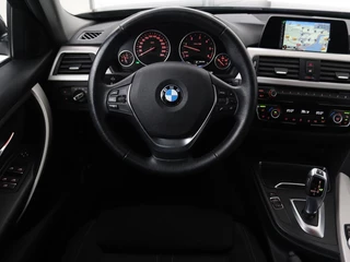 BMW 3 Serie BMW 3-serie 320d | Stoelverwarming | Trekhaak | Full LED |  Navigatie | Sportstoelen | Climate control | Bluetooth | Parkeerhulp | Cruise control - afbeelding nr 3