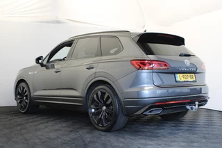 Volkswagen Touareg Volkswagen Touareg 3.0 TDI R-Line |Pano|Trekhaak|Achterbank verw.| - afbeelding nr 4