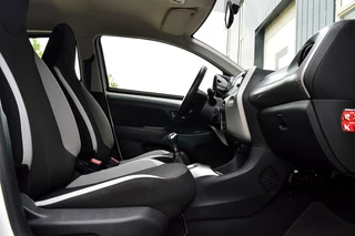 Toyota Aygo Toyota Aygo 1.0 VVT-i x-nav Rijklaarprijs-Garantie Navigatie Airco Cruise Control Camera - afbeelding nr 14