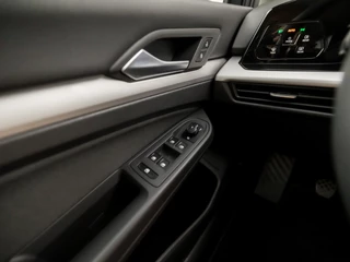 Volkswagen Golf (APPLE CARPLAY, GROOT NAVI, ADAPTIVE CRUISE, TREKHAAK ELEKTRISCH, KEYLESS START, SPORTSTOELEN, DAB+, LED KOPLAMPEN, NIEUWE APK, NIEUWSTAAT) - afbeelding nr 23