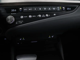 Lexus ES Lexus ES 300h Comfort Line | Schuifdak | Leder |  Stoelverwarming | Adaptive cruise | Carplay | Camera | Memory | Keyless | Full LED - afbeelding nr 30