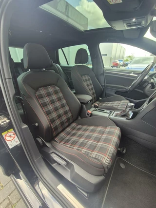 Volkswagen Golf Volkswagen Golf 2.0 TSI GTI Performance Virtual/Pano/Carbon/ - afbeelding nr 37