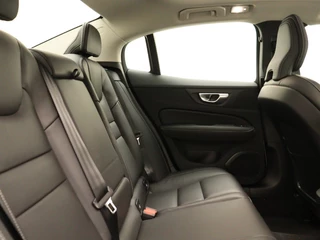 Volvo S60 Volvo S60 B4 AUT(7) PLUS DARK SCHUIFDAK 360GR CAM 19INCH HARMAN KARDON - afbeelding nr 28