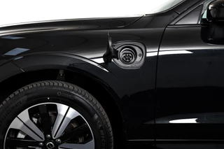 Volvo XC60 Volvo XC60 2.0 T6 Plug-in hybrid AWD Plus Dark | S/K-Panodak | Dig. Cockpit | Adapt. Cruise | Memory Stoelen | Elek. Klep | Stoel-+stuurverw. | 360 Camera | Harman/Kardon | NAV+App. Connect | LM 19