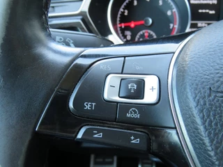 Volkswagen Touran Volkswagen Touran 1.2 TSI CON. SERIES ,,SOUND'' / Camera / Wegklap.haak / Stoelverwarming / - afbeelding nr 46
