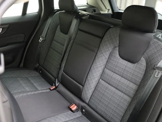 Volvo V60 Volvo V60 B3 Essential Edition | Trekhaak | Dodehoekdetectie | - afbeelding nr 7