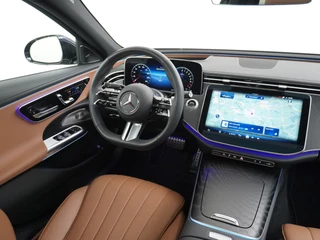 Mercedes-Benz E-Klasse Mercedes-Benz E-Klasse 300e AMG // Burmester 4D // Panoramadak // Headup // Distronic // Leder // Memory // 360 Camera // Stoelventilatie // Keyless - afbeelding nr 20