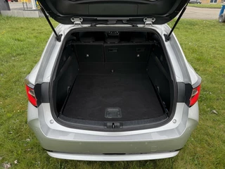 Toyota Corolla Touring Sports Toyota Corolla Touring Sports 1.8 Hybrid - ACC/NAVI/HUD/CAM - afbeelding nr 15