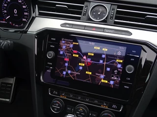 Volkswagen Passat Volkswagen Passat Variant 1.4 TSI ACT 149PK DSG / HighLine / R-line / LED *NAP* - afbeelding nr 33