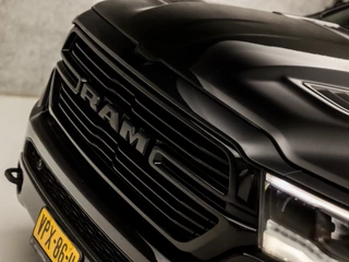Dodge Ram 1500 Dodge Ram 1500 5.7 V8 4x4 Crew Cab Laramie 402Pk Automaat (PANORAMADAK, LUCHTVERING, GROOT NAVI, STOELKOELING, MEMORY SEATS, HARMAN/KARDON, TREKHAAK, STOELVERWARMING ACHTER, APPLE CARPLAY, NIEUWSTAAT) - afbeelding nr 41