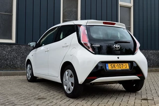 Toyota Aygo Toyota Aygo 1.0 VVT-i x-nav Rijklaarprijs-Garantie Navigatie Airco Cruise Control Camera - afbeelding nr 3