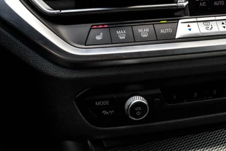 BMW 3 Serie BMW 3-serie Touring 330e - M-SPORT - CARPLAY - SFEERVERLICHTING - afbeelding nr 26