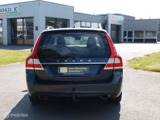 Volvo V70 Volvo V70 2.4 D5 215 Schuifdak Leer Xenon Clima Elec stoel Pdc V+A - afbeelding nr 7