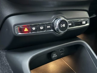 Volvo XC40 Volvo XC40 1.5 T5 Twin Engine R-Design Automaat | Adaptieve cruise control | Navigatiesysteem | Apple CarPlay | Premium kleur | Trekhaak uitklapbaar | LED verlichting | Parkeersensoren achter - afbeelding nr 25