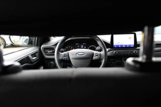 Ford Focus Ford Focus Wagon 1.5 EcoBoost ST Line Business Automaat 150PK | Winterpack | Full LED | Adaptive Cruise Control | Navigatie | Climate Control | - afbeelding nr 16