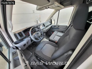 Volkswagen Crafter Volkswagen Crafter 140pk L4H3 Trekhaak Airco Cruise Camera Parkeersensoren Euro6 L3H2 15m3 Airco Cruise control - afbeelding nr 11