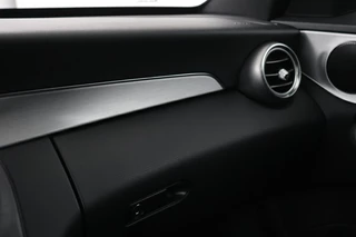 Mercedes-Benz C-Klasse Mercedes-Benz C-klasse 180 AMG Upgrade Edition | Stoelverwarming |  Carplay | Matrix LED | Sfeerverlichting | Leder/Alcantara | Navigatie | DAB | Cruise control | Park Assist - afbeelding nr 27