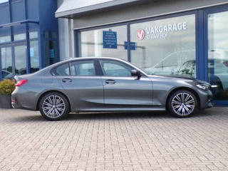 BMW 3 Serie BMW 3 Serie 320i Executive Edition, Automaat / Carplay + Android Auto / Full LED / Camera + Sensoren - afbeelding nr 25