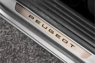 Peugeot 2008 | Dig. Cockpit | Adapt. Cruise | Camera | PDC | NAV + App Connect | ECC | LM 17'' | 0440 - afbeelding nr 55