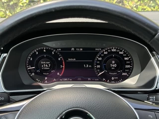 Volkswagen Passat Volkswagen Passat Variant 1.8 TSI HIGHLINE FACELIFT, PANO, NAVI, CRUISE, LEDER/ALCANTARA, ECC-AIRCO, DIGITAL, KEYLESS, ERGO-COMFORT, LICHTMETAAL 17