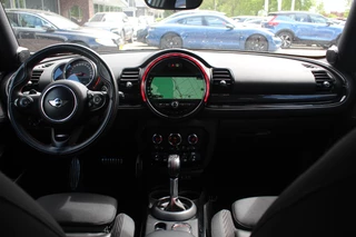 MINI Clubman MINI Clubman Mini 2.0 Cooper S Chili Serious Business / Leder / 19'' / Navigatie / Keyless / Getint glas / Parkeerhulp V+A / Stoelverwarming / DAB / Cruise Control - afbeelding nr 2