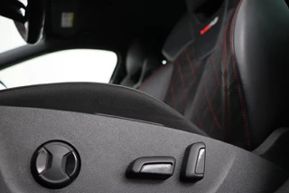 Škoda Octavia Skoda Octavia 1.4 TSI RS iV PHEV | Head-Up |  Stoel & stuurverwarming | Adaptive cruise | Standkachel | Matrix LED | Massage | Alcantara | Camera | Carplay | Memory | Canton Sound | Virtual Cockpit | Side Assist - afbeelding nr 8