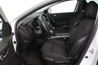 Renault Mégane Renault Mégane 1.3 TCe Limited | Carplay | Keyless | Navigatie |  Climate control | Parkeerhulp | Cruise control | DAB | Bluetooth - afbeelding nr 4