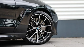 BMW 8 Serie | Bowers & Wilkins | Stoelventilatie | Head-up | Laserlight | M Onderstel Professional - afbeelding nr 28