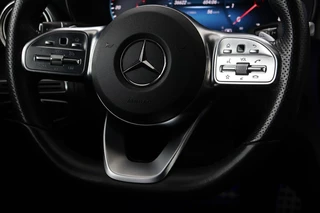 Mercedes-Benz C-Klasse Mercedes-Benz C-klasse 180 AMG Upgrade Edition | Stoelverwarming |  Carplay | Matrix LED | Sfeerverlichting | Leder/Alcantara | Navigatie | DAB | Cruise control | Park Assist - afbeelding nr 9